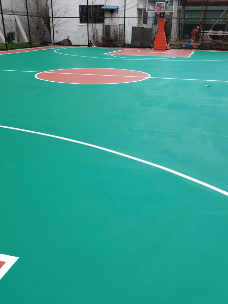 祁阳 球场长期使用易出现地面开裂